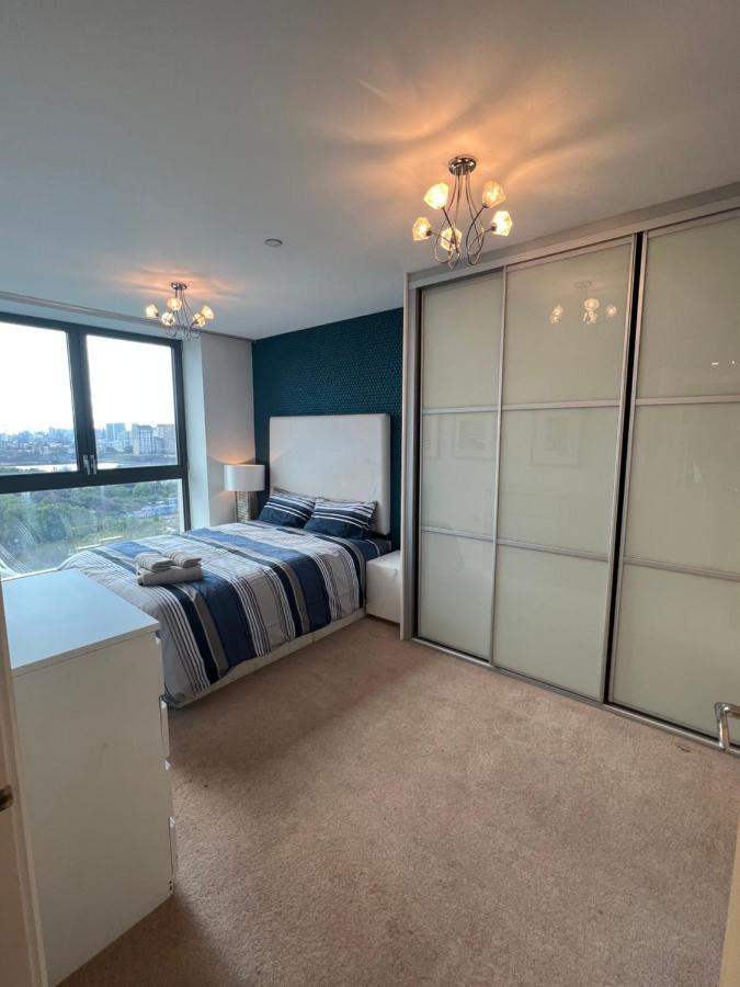 Cityscape Serenity: 10Th Floor Oasis Near City Airport, Excel & 02 Londres Exterior foto