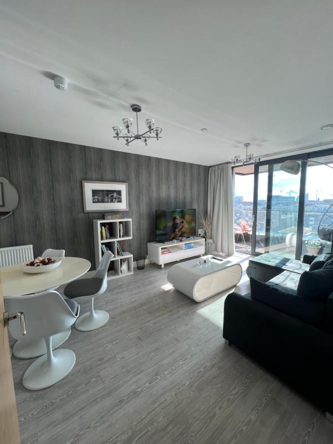 Cityscape Serenity: 10Th Floor Oasis Near City Airport, Excel & 02 Londres Exterior foto