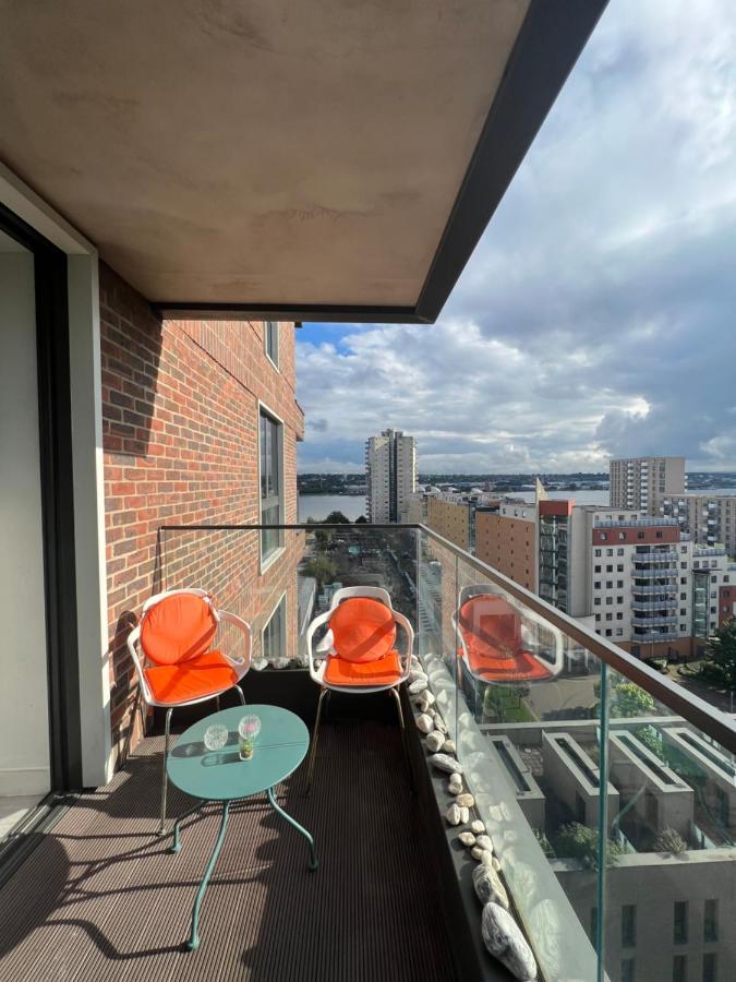 Cityscape Serenity: 10Th Floor Oasis Near City Airport, Excel & 02 Londres Exterior foto